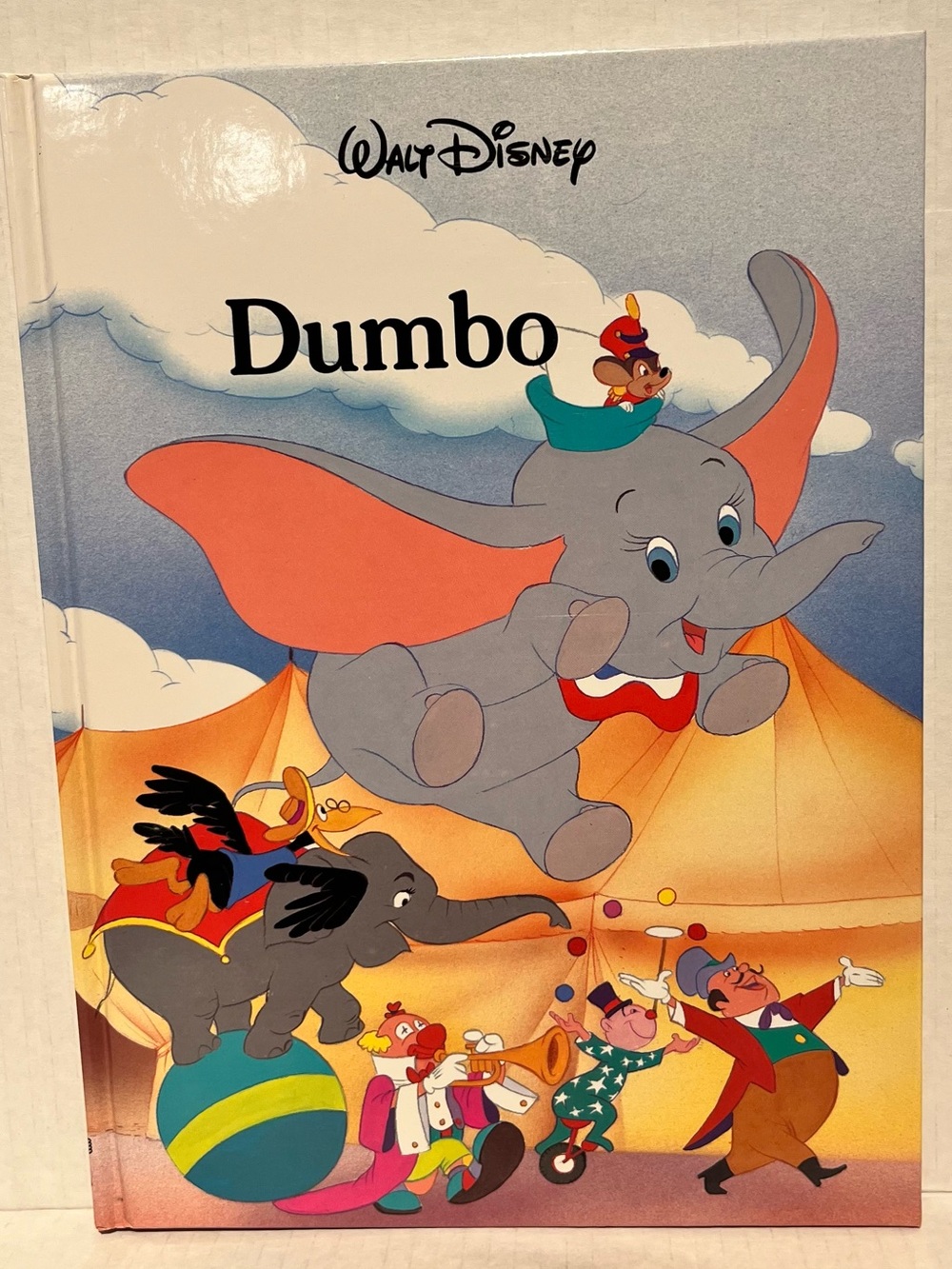 Vintage Hardcover edition of Walt Disney's Dumbo, Disney Classic Series.